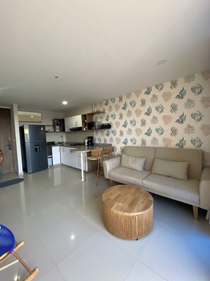 43-inch Smart TV with satellite channels - U-GO Edificio Oasis (Santa Marta)