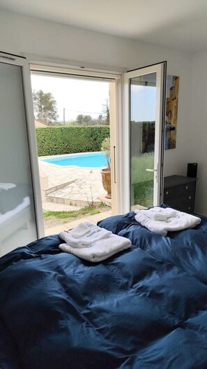 4 habitaciones, tabla de planchar con plancha y wifi gratis 