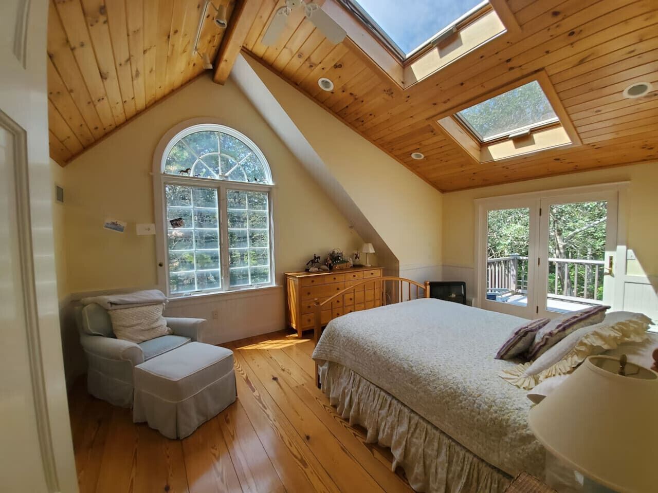 3 chambres, fer et planche à repasser, Wi-Fi, draps fournis