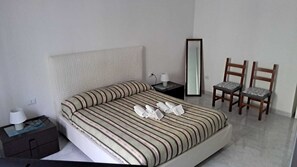 2 soverom, strykejern/-brett, wi-fi og sengetøy