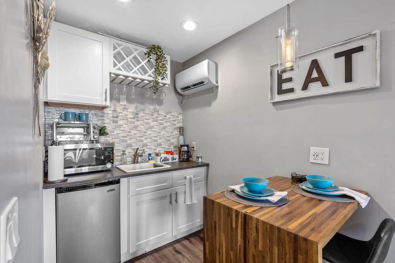 Fridge, microwave, coffee/tea maker, toaster