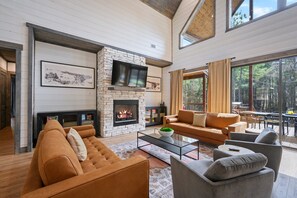 Smart TV, fireplace, ping pong