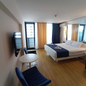 1 chambre, fer et planche à repasser, Wi-Fi, draps fournis