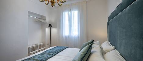 3 多间卧室、办公桌、熨斗/熨衣板、旅行婴儿床