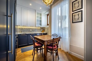 Dining - YiD Luxury Suites with private parking in florence (Firenze)