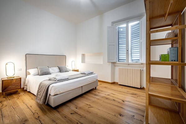 2 bedrooms, iron/ironing board, travel cot, free WiFi