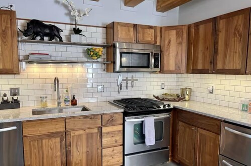 Charming 1-bedroom apartment with WiFi, AC in wonderful Denver
