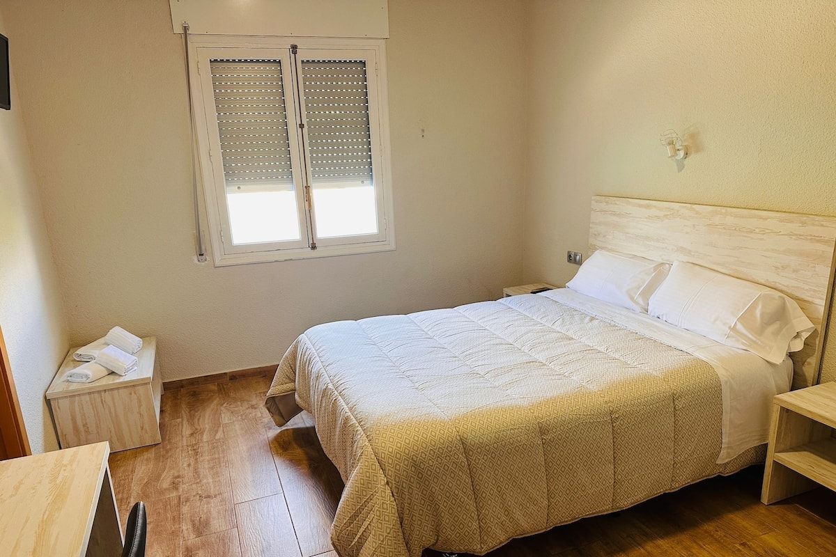 Classic Double or Twin Room | Free WiFi, bed sheets