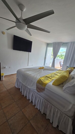 3 bedrooms, iron/ironing board, WiFi, bed sheets