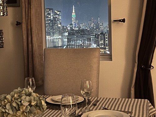 See New York Now - Apt 1 - Sleep 21-People! - 15 mins to NYC
