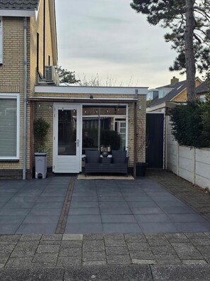 Exterior detail - CoSea Beach House with private parking (Zandvoort)