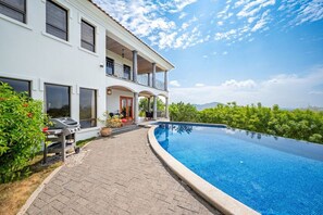 صورة غير مصنفة، 4 من 48، زرّ