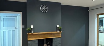 Luxury 5 Bedroom Detached House
BHX, JLR, NEC