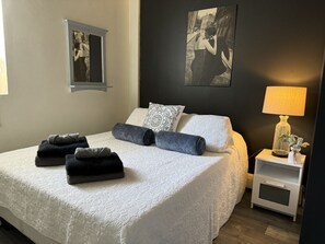 4 bedrooms, desk, iron/ironing board, travel crib