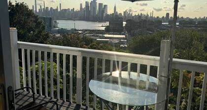 Mid-Town View 15 Minutes to NYC