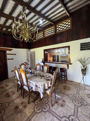 Dining - Tilarán home Entire or private accommodation. (Tilarán)