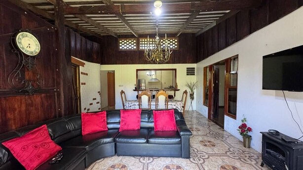 Living area - Tilarán home Entire or private accommodation. (Tilarán)