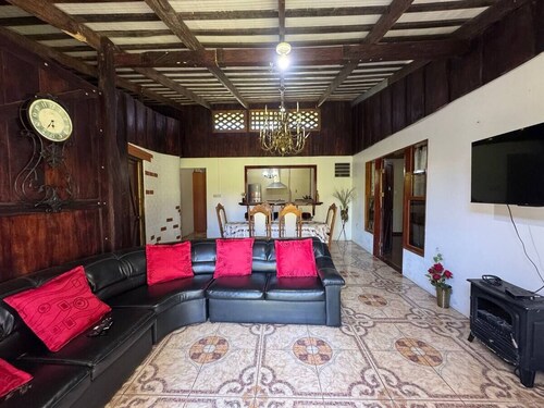 Tilarán home Entire or private accommodation.