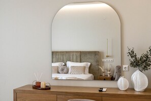 5 bedrooms, iron/ironing board, travel cot, free WiFi - Elira Luxury Villa - With Private Pool (Choumeri)