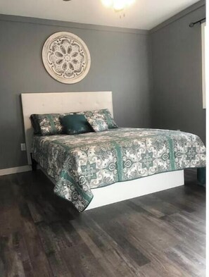 2 bedrooms, iron/ironing board, WiFi - Spring Dale Deluxe (Van Buren)