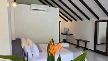 Habitación Deluxe con 1 cama doble o 2 individuales, no fumadores, vistas a la colina | Colchones Select Comfort y minibar (con algunos artículos gratuitos)