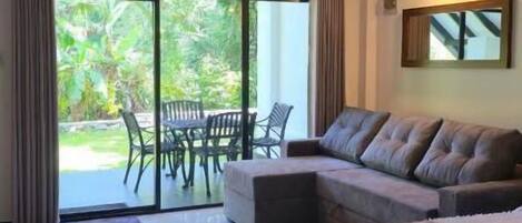 Deluxe Double or Twin Room, Non Smoking, Hill View | Select Comfort beds, free minibar items, in-room safe