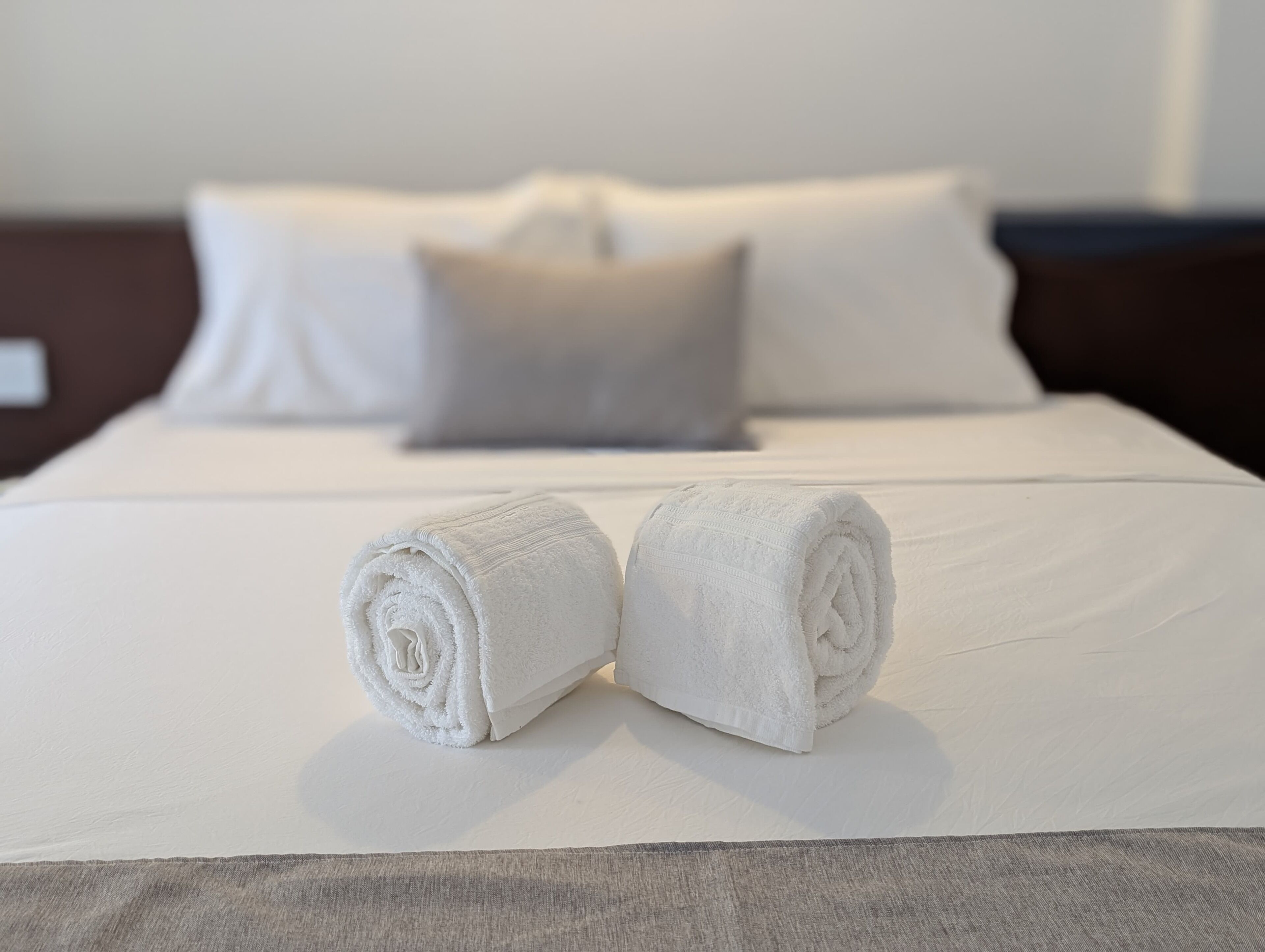 Habitación Confort con 1 cama doble o 2 individuales, vistas a la colina | Colchones Select Comfort y minibar (con algunos artículos gratuitos)