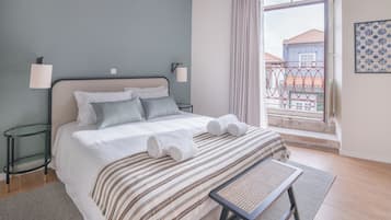Deluxe Studio, Balcony, River View | In-room safe, laptop workspace, blackout curtains, soundproofing