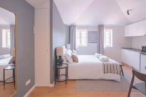 Superior Studio, River View | In-room safe, laptop workspace, blackout drapes, soundproofing - VC Heritage Ribeira Porto (Porto)