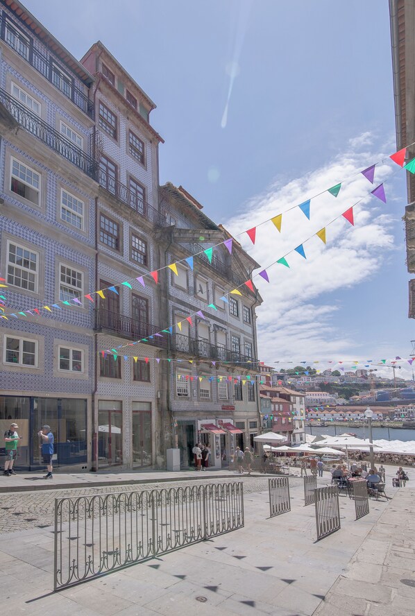 Front of property - VC Heritage Ribeira Porto (Porto)