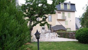 Outdoor dining - Chez Berthe - MUROL - Gîte (MUROL)