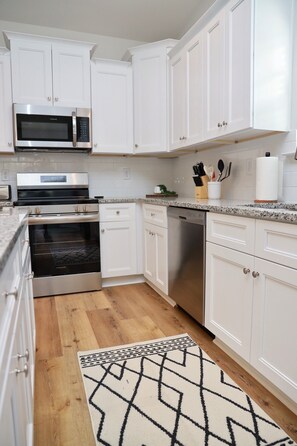 Micro-ondas, fogão, cooktop, lava-louças