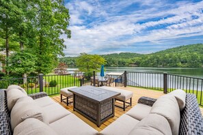 Outdoor dining - Waterside Haven w/optional Boat Rental (Hot Springs Village)