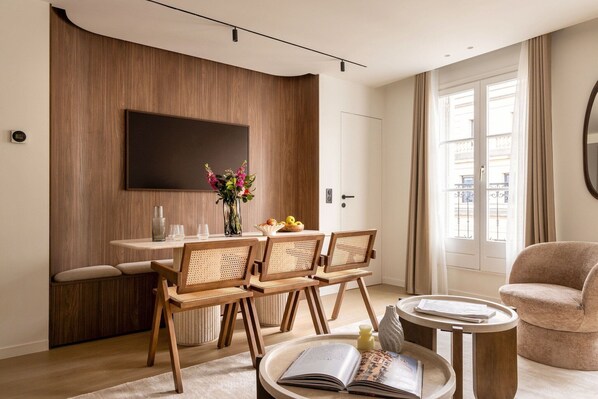Smart TV, offices - Magnificent apartment -2BR-6P- Musée du Louvre (Paris)