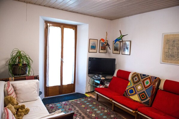Living room - Apartment in Vallemaggia Cevio (Cevio)