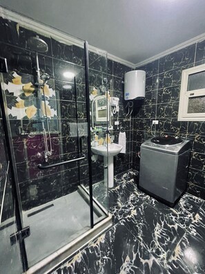 Family Apartment, Balcony, Mountain View | Bathroom