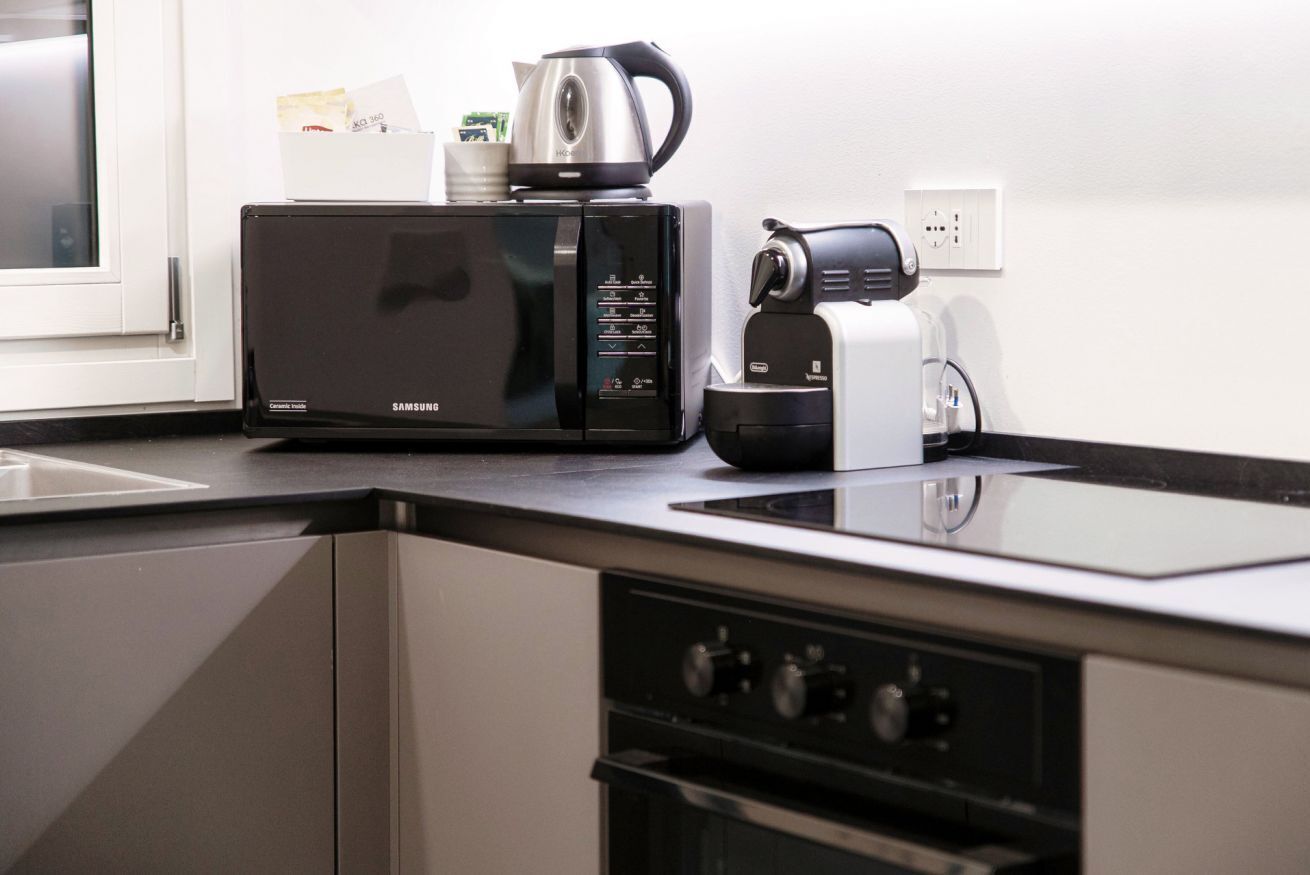 Refrigerador, microondas, horno y lavavajillas 