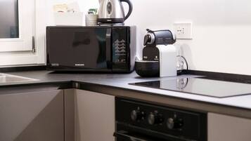 Refrigerador, microondas, horno y lavavajillas