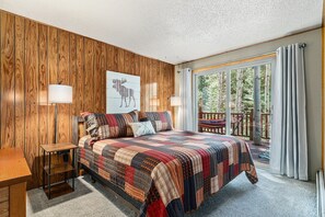 1 bedroom, desk, travel cot, free WiFi