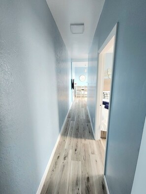 2 bedrooms, iron/ironing board, WiFi, bed sheets - Ocean Rendezview- Only Steps to Beach and Boardwalk (Atlantic City)