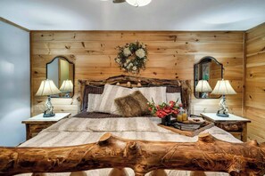 3 bedrooms, travel cot, free WiFi, bed sheets - Soak in the Hot Tub, Read Fireside, Roast Marshmallows & Play Arcade Games - Beyond the Pines (Sevierville)