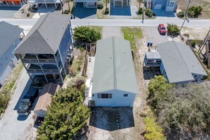 Exterior - 2 Kitchens, 2 Living Rooms, Sleeps 10 (Surf City)