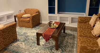 Charming 1-bedroom apartment with WiFi, AC in delightful Mississauga