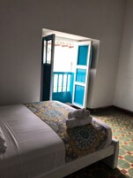 Wifi gratis y ropa de cama 