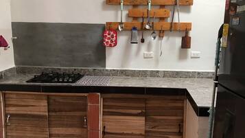 Mini-fridge, cookware/dishes/utensils
