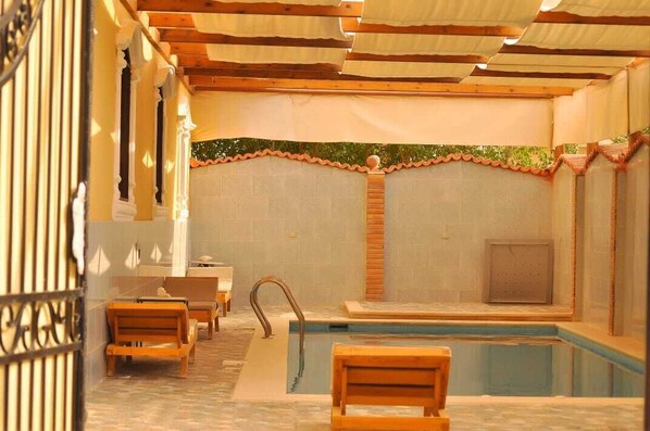 Indoor pool, outdoor pool