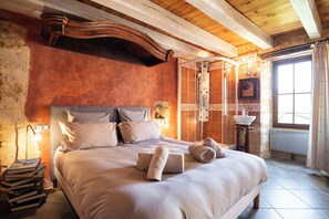 2 chambres, fer et planche à repasser, Wi-Fi gratuit, draps fournis