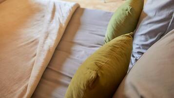 1 bedroom, iron/ironing board, WiFi (free), bed sheets