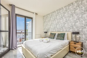 2 bedrooms, in-room safe, iron/ironing board, free WiFi