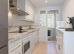 Frigorifero, microonde, forno, lavastoviglie